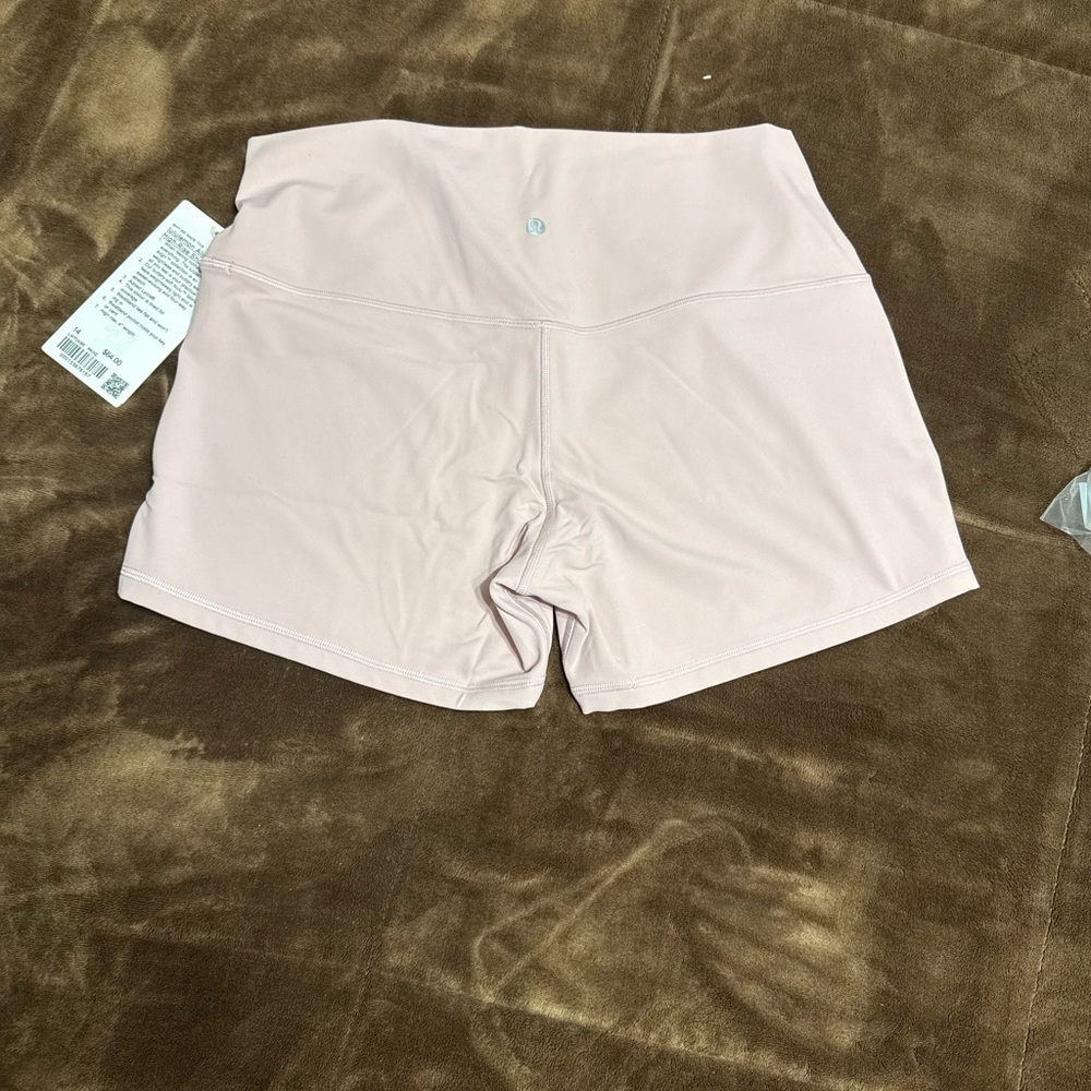 NWT lululemon Women's Light Pink Align Shorts 4” - Picture 7 of 15